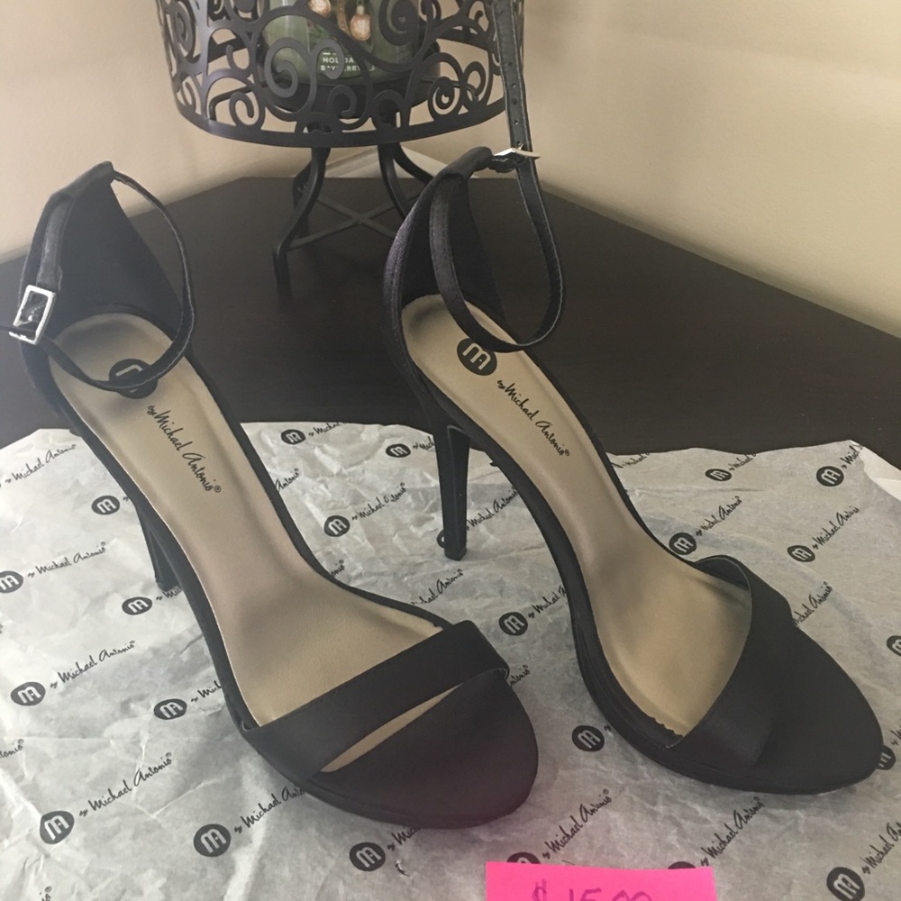 Heels - Picture 2 of 4